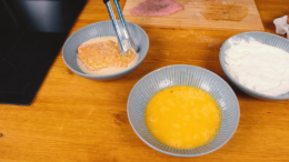 Csirkemell panírozása