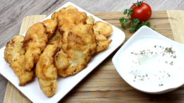 Fokhagymás tejfölös rántott hús