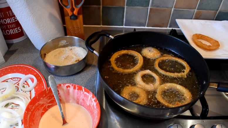 Ropogós hagymakarika